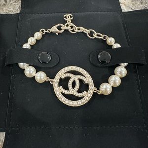 CHANEL Pearl Bracelet